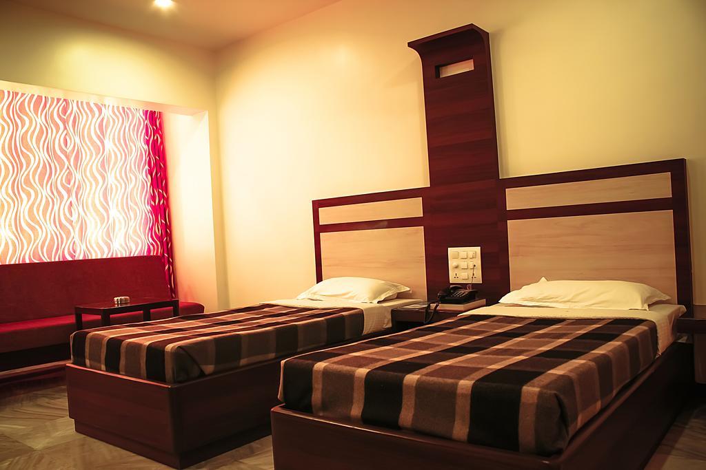 Hotel Supreme Madurai Buitenkant foto